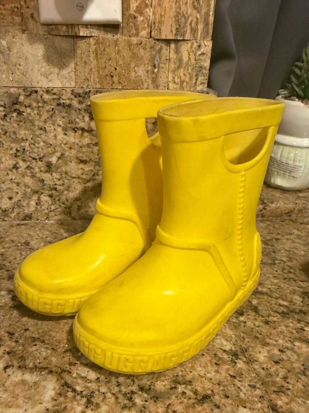 UGG Yellow Rain Boots Toddler Size 8 Waterproof Rubber Boots